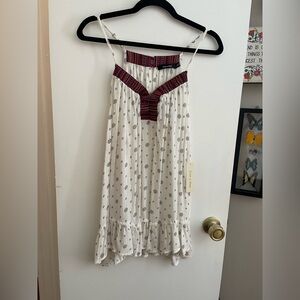 Doe & Rae White and Burgundy A-Line Skirt